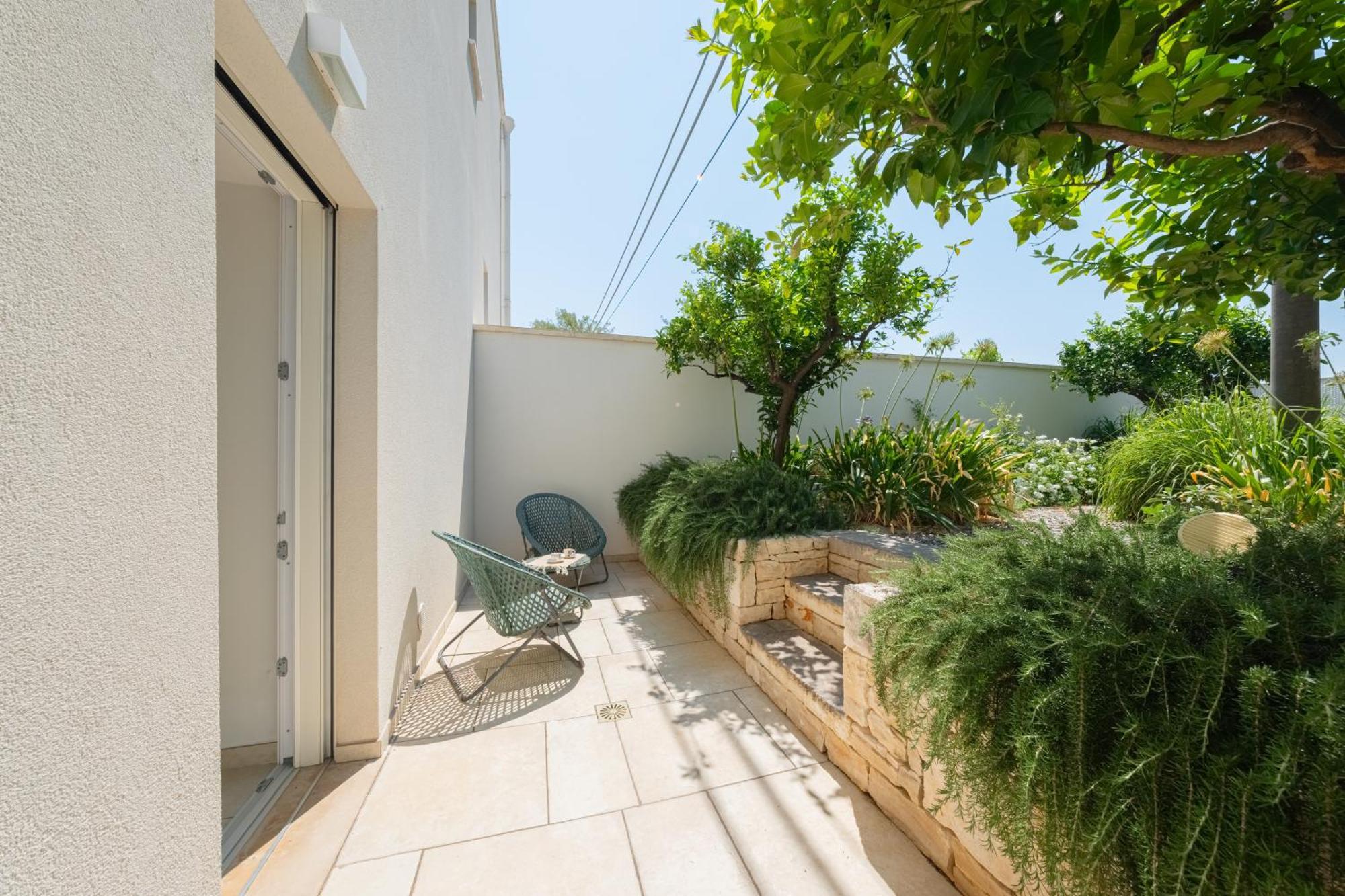 Pati Design Apartments - With Private Patio Or Terrace And Swimming Pool Monopoli Bagian luar foto